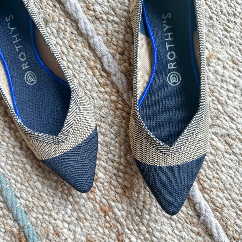 RARE Rothys The Point Dune Captoe Ballet Flats RETIRED women’s size 9